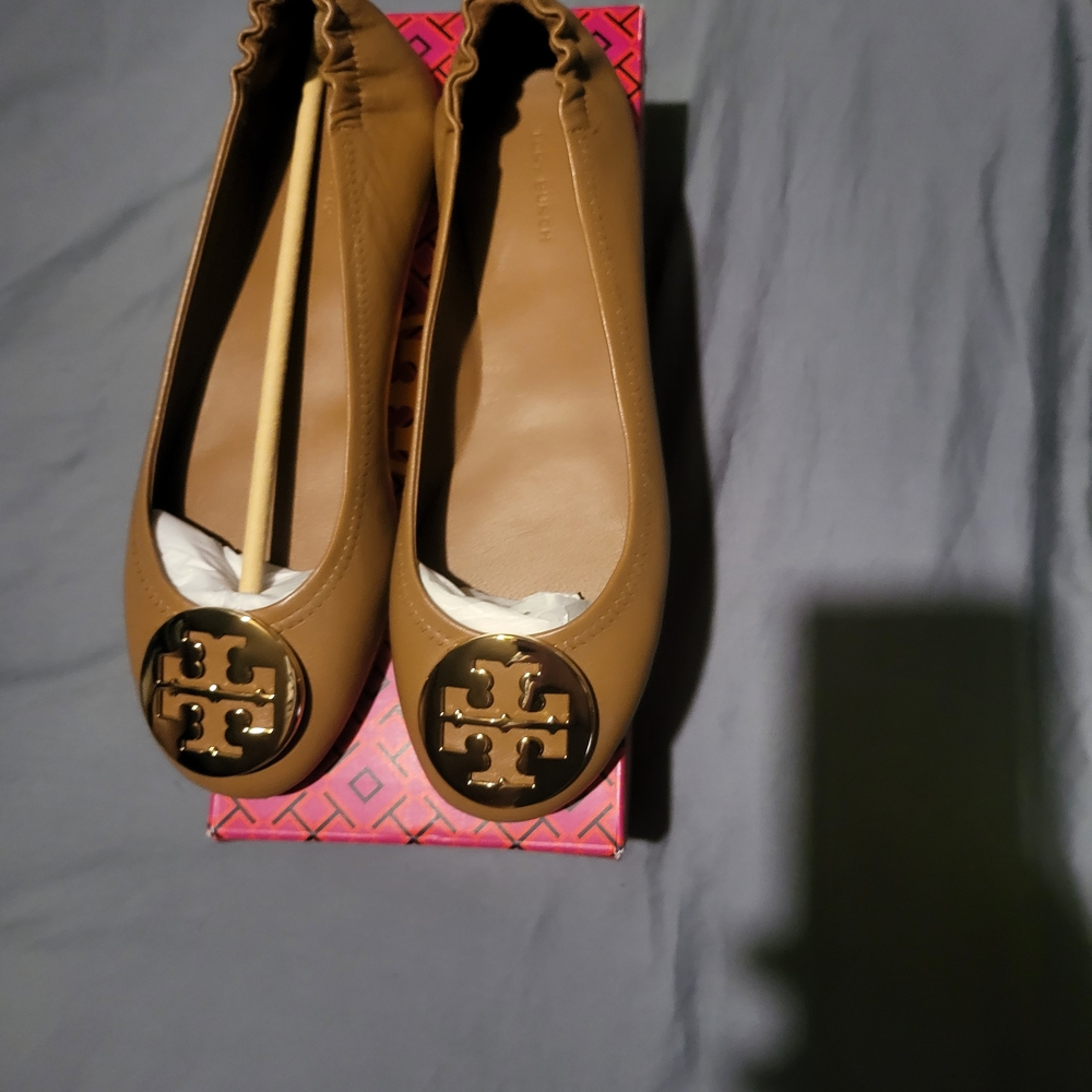 Tory Burch Tan Leather Flats with Gold Emblem